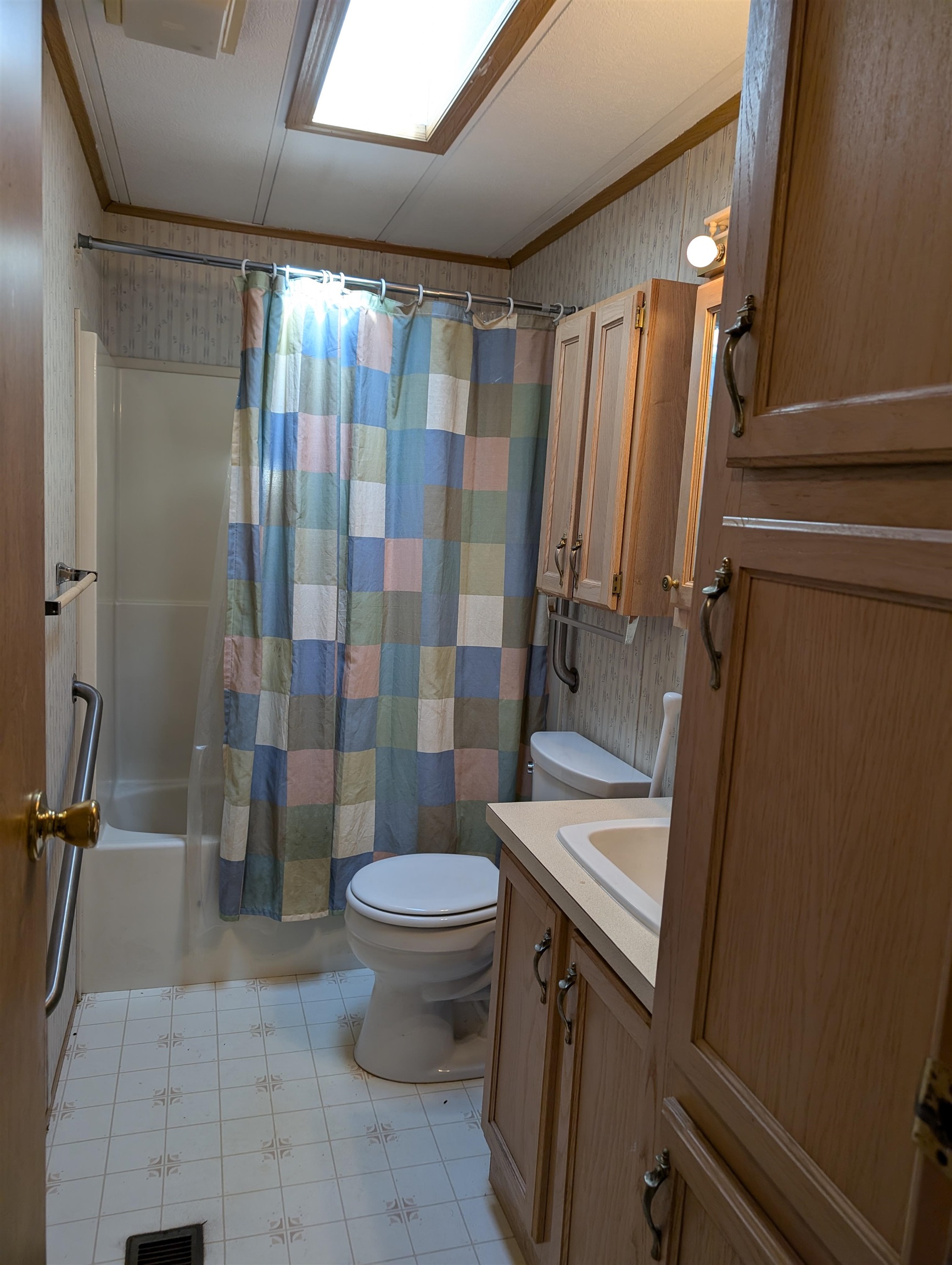 1082 Chelsea Road Corinth, VT 05039 - Photo 12 of 20