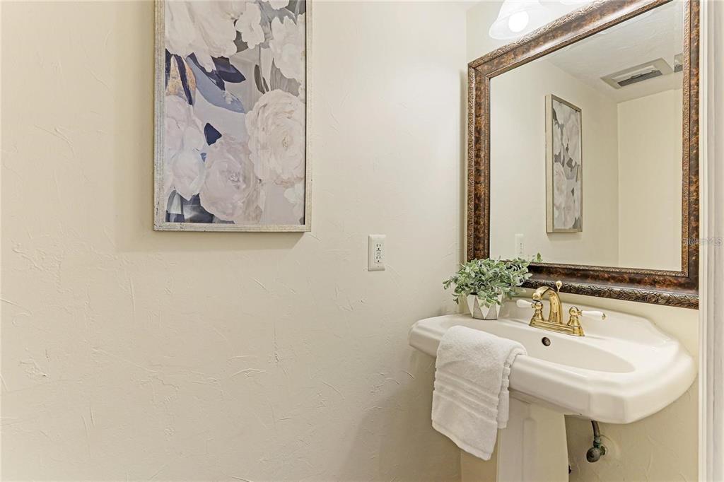 11 Sandy Cove Road, Unit 8F Sarasota, FL 34242 - Photo 12 of 37 Gallery Image 12