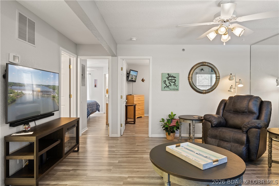 40 Lighthouse Road, Unit 1302 Lake Ozark, MO 65049 - Photo 4 of 25