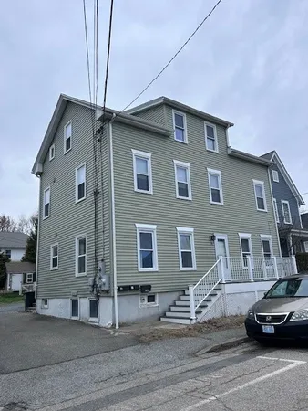 $2,000 | 19 Catherine Street, Unit 2, Bristol, RI 02809