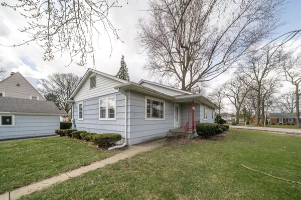 $209,900 | 5725 Edgewood Boulevard, Monroe, MI 48161