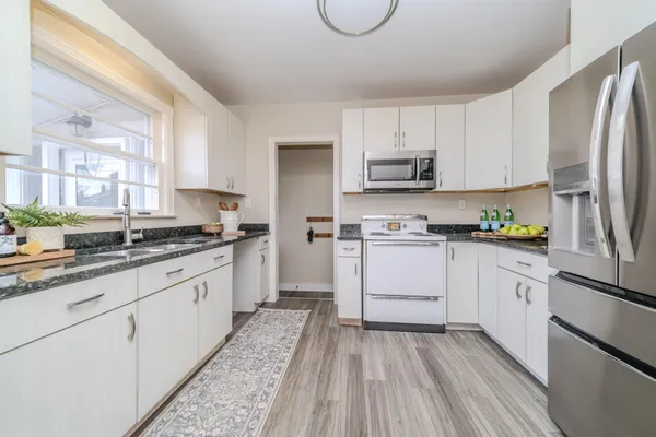 $209,900 | 5725 Edgewood Boulevard, Monroe, MI 48161