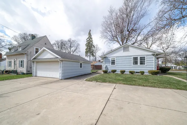 $209,900 | 5725 Edgewood Boulevard, Monroe, MI 48161