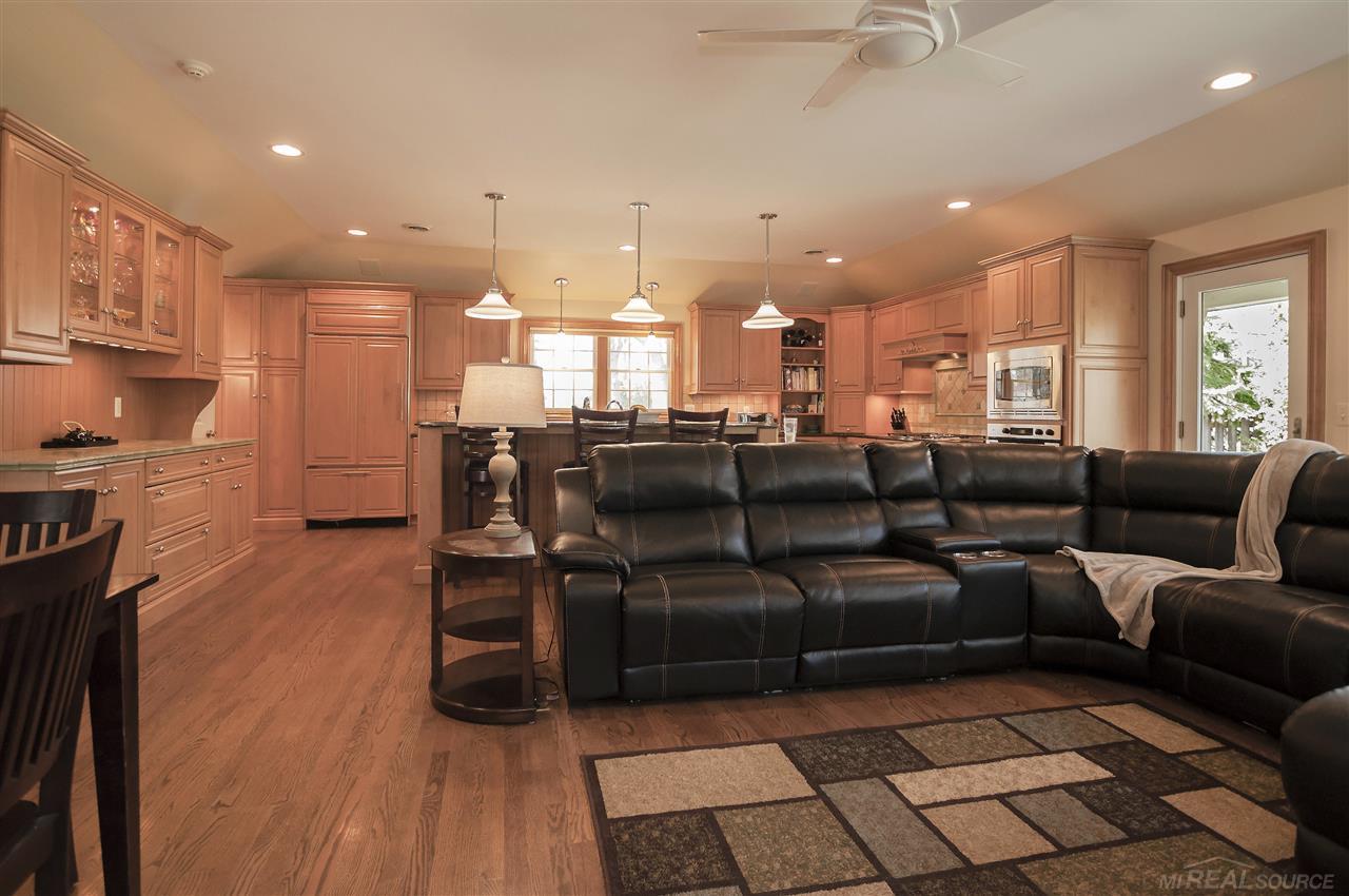 294 Stephens Road Grosse Pointe Farms, MI 48236 - Photo 10 of 42