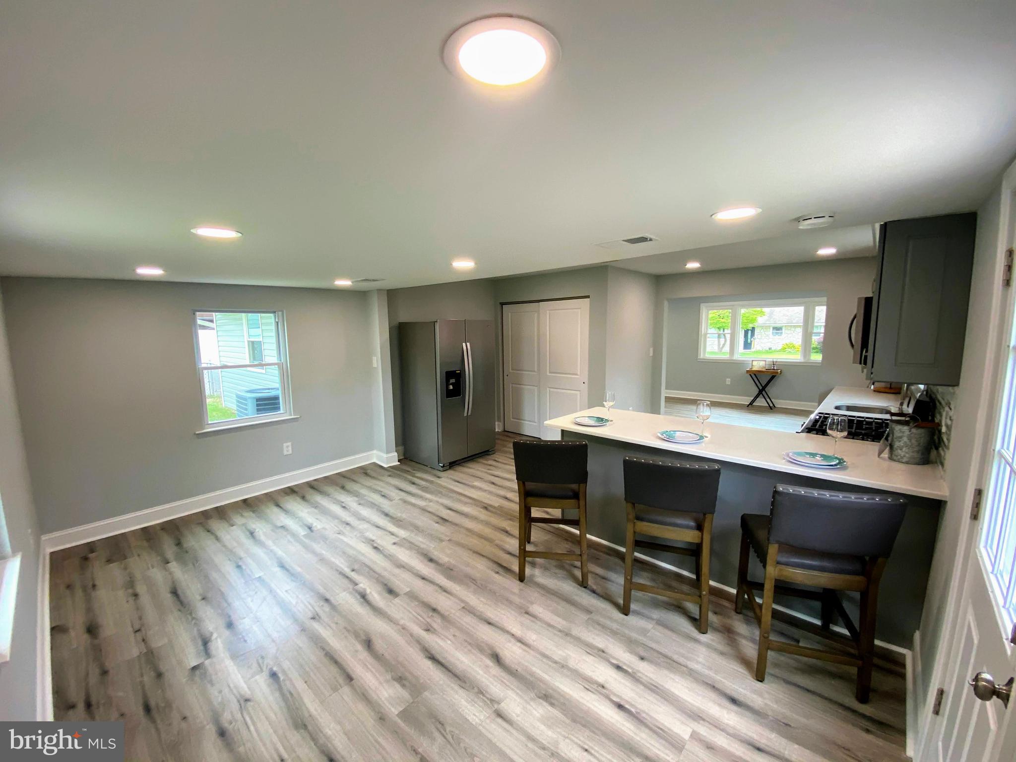 443 Colonial Road Bellmawr, NJ 08031 - Photo 21 of 41 Kitchen/Family Room