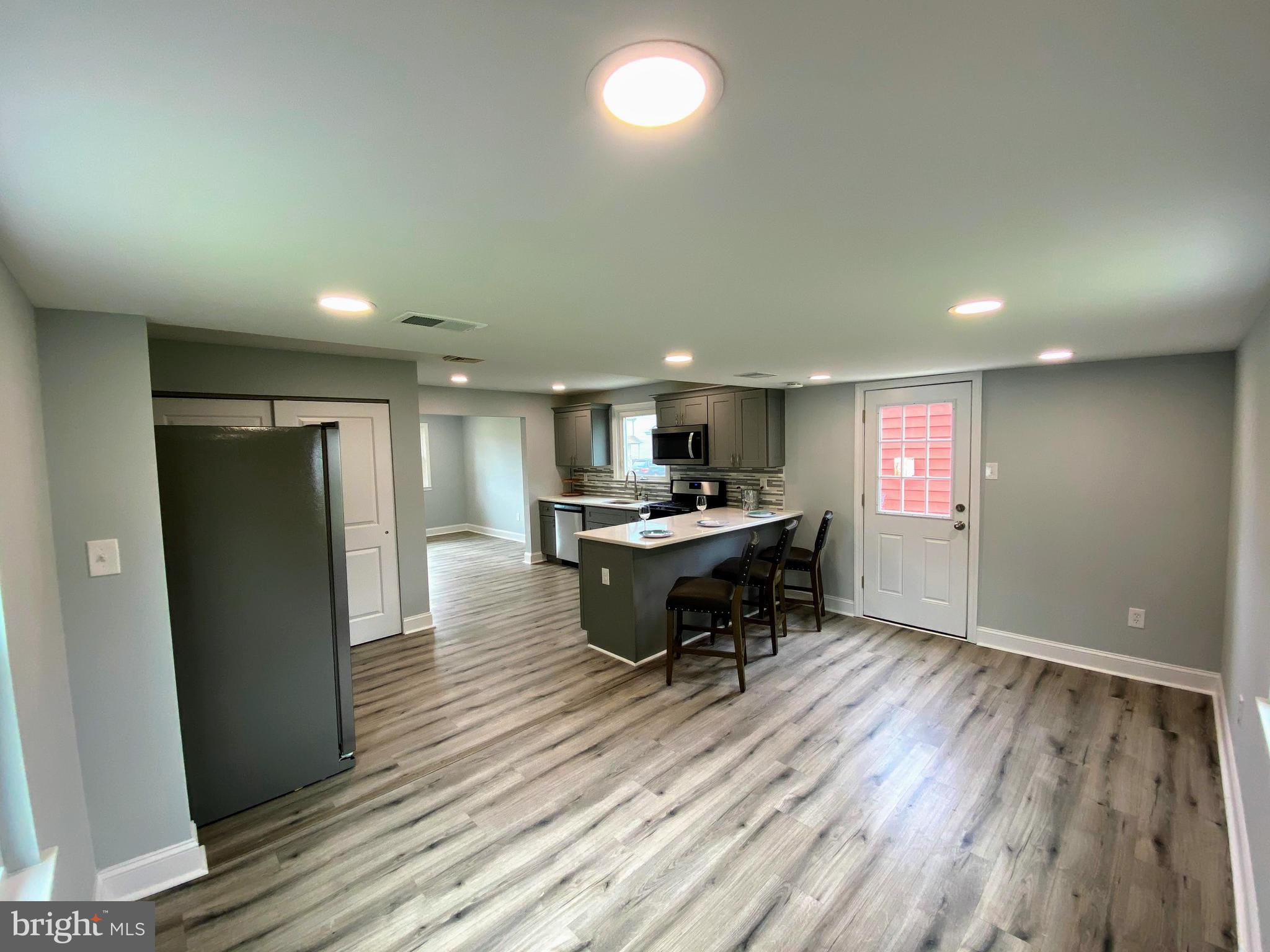 443 Colonial Road Bellmawr, NJ 08031 - Photo 22 of 41 Kitchen/Family Room