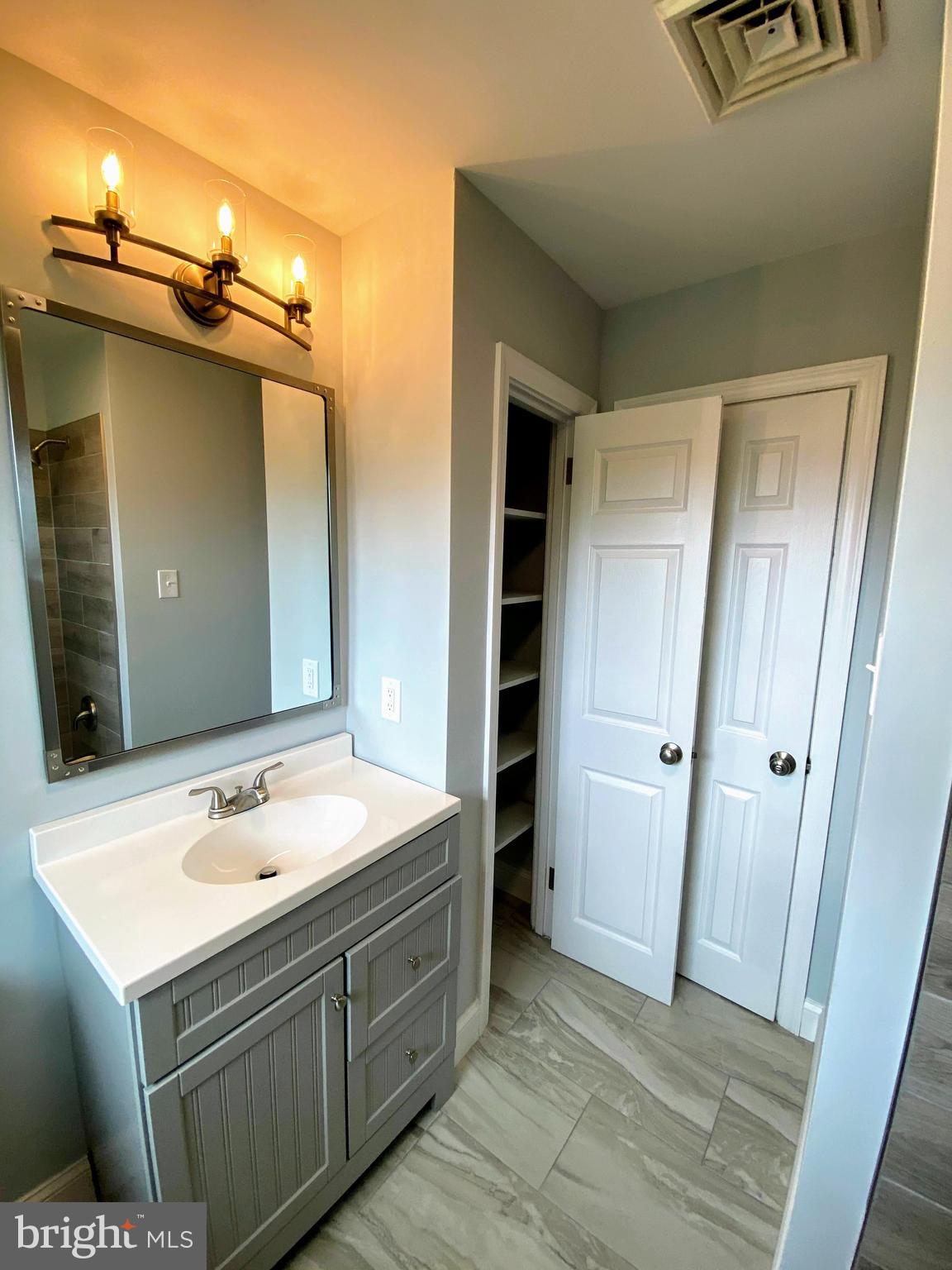 443 Colonial Road Bellmawr, NJ 08031 - Photo 32 of 41 Bathroom