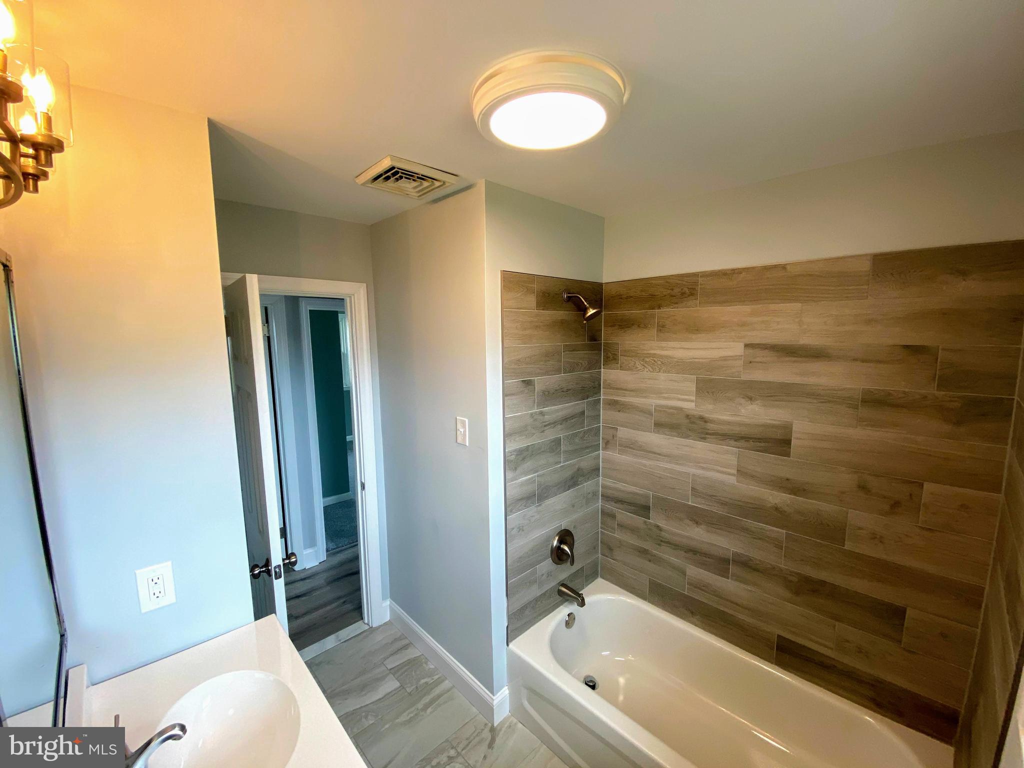 443 Colonial Road Bellmawr, NJ 08031 - Photo 35 of 41 Bathroom