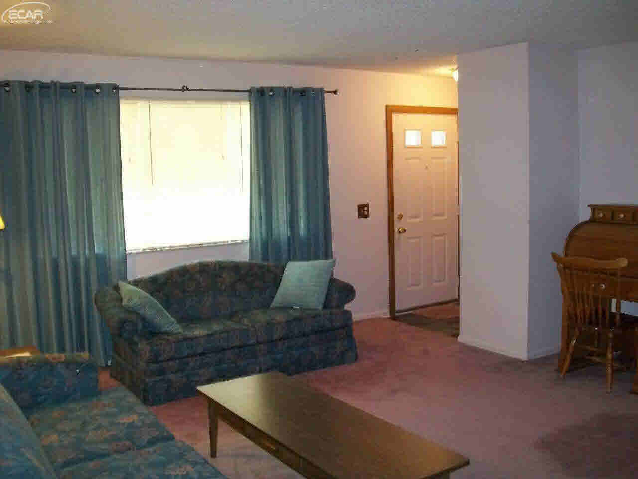 3356 Ridgecliffe Drive Flint, MI 48532 - Photo 3 of 24 21149287-2.JPG