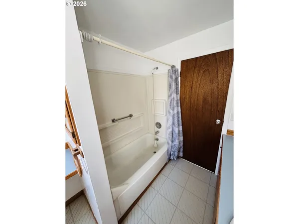 $329,888 | 3800 E Street, Springfield, OR 97478