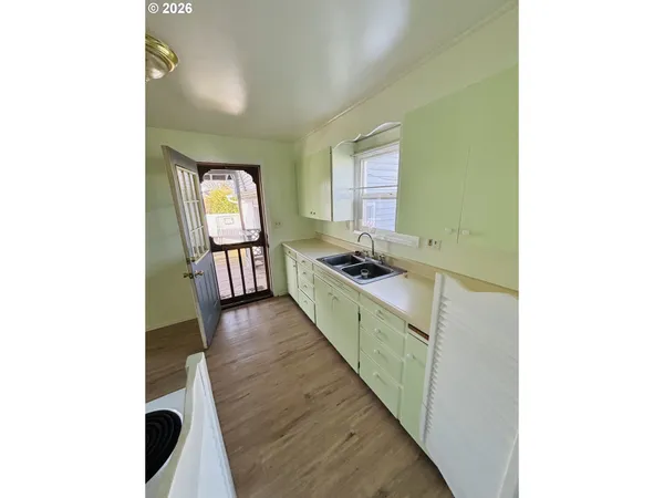 $329,888 | 3800 E Street, Springfield, OR 97478