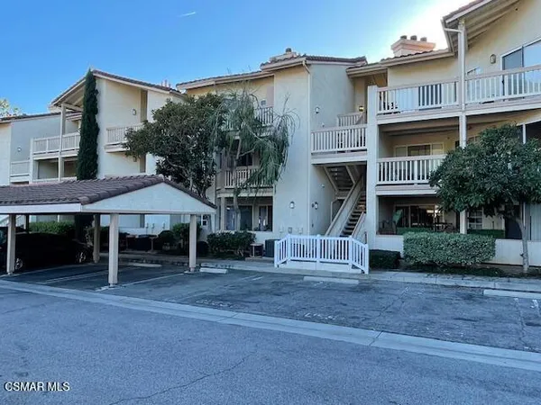 $435,000 | 5744 Oak Bend Lane, Unit 305, Oak Park, CA 91377