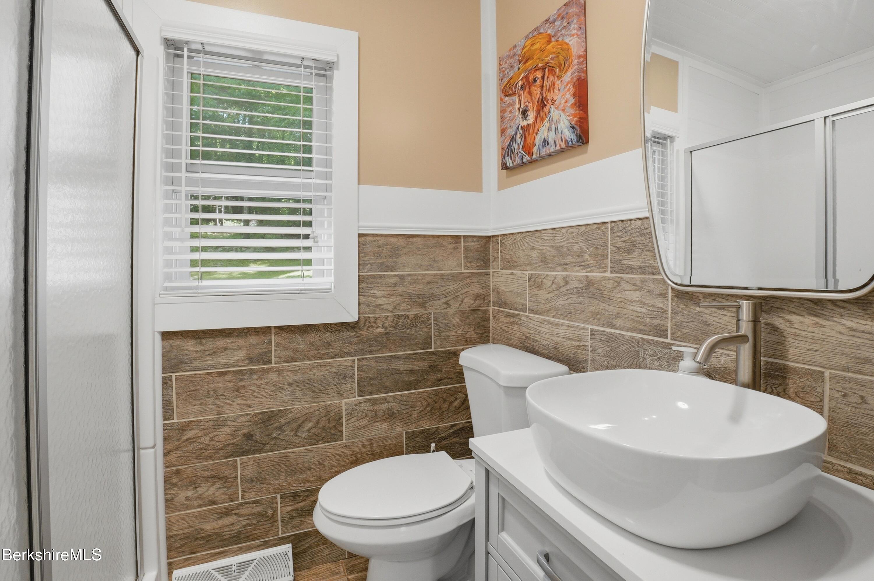 491 Main Road Savoy, MA 01256 - Photo 21 of 35 1ST FLOOR FULL BATH