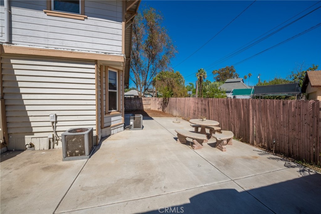 2626 5th Street Riverside, CA 92507 - Photo 26 of 31 a view of a patio with a table and chairs