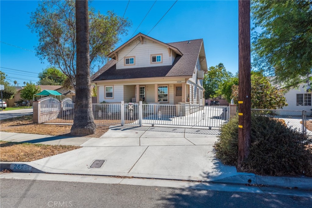 2626 5th Street Riverside, CA 92507 - Photo 4 of 31 front view of house with a yard
