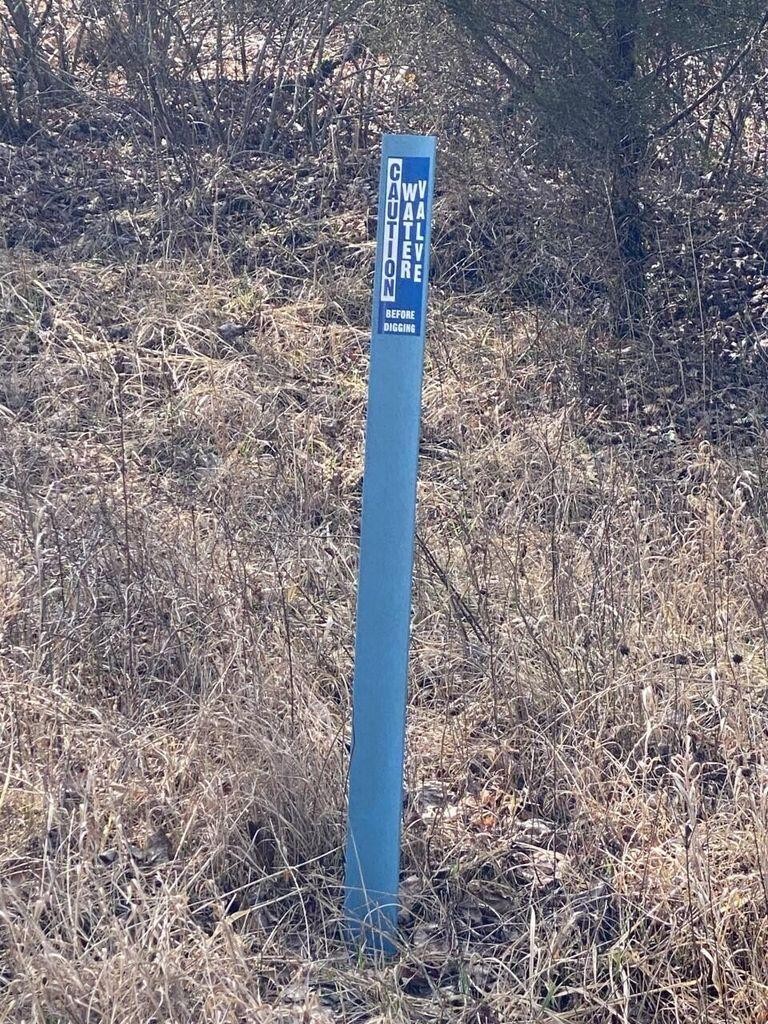 5 Thomas Springs Road Crossville, TN 38572 - Photo 5 of 7 a street sign on the side of a road