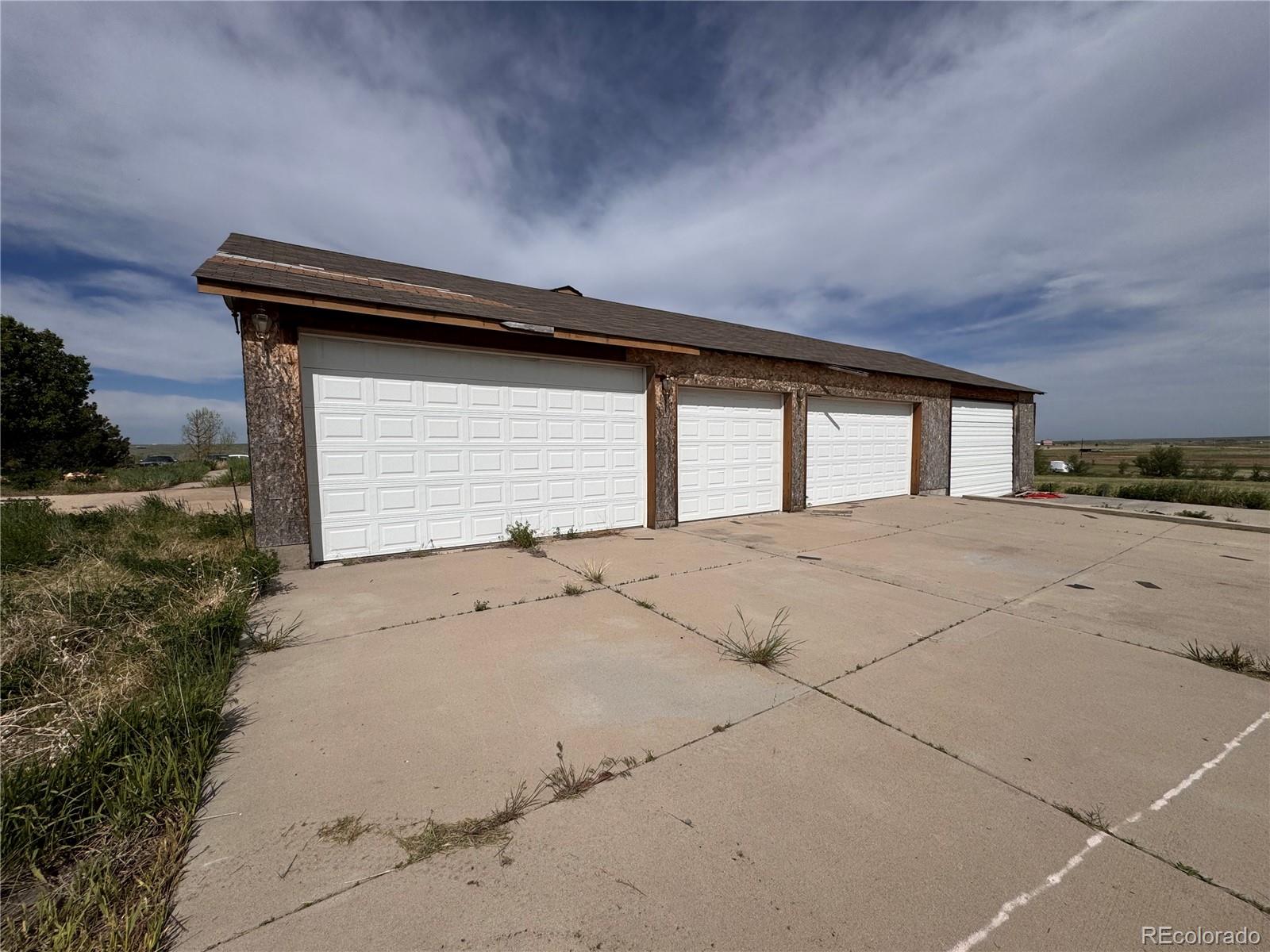 38423 County Road 166 Agate, CO 80101 - Photo 2 of 28 a house with a outdoor space