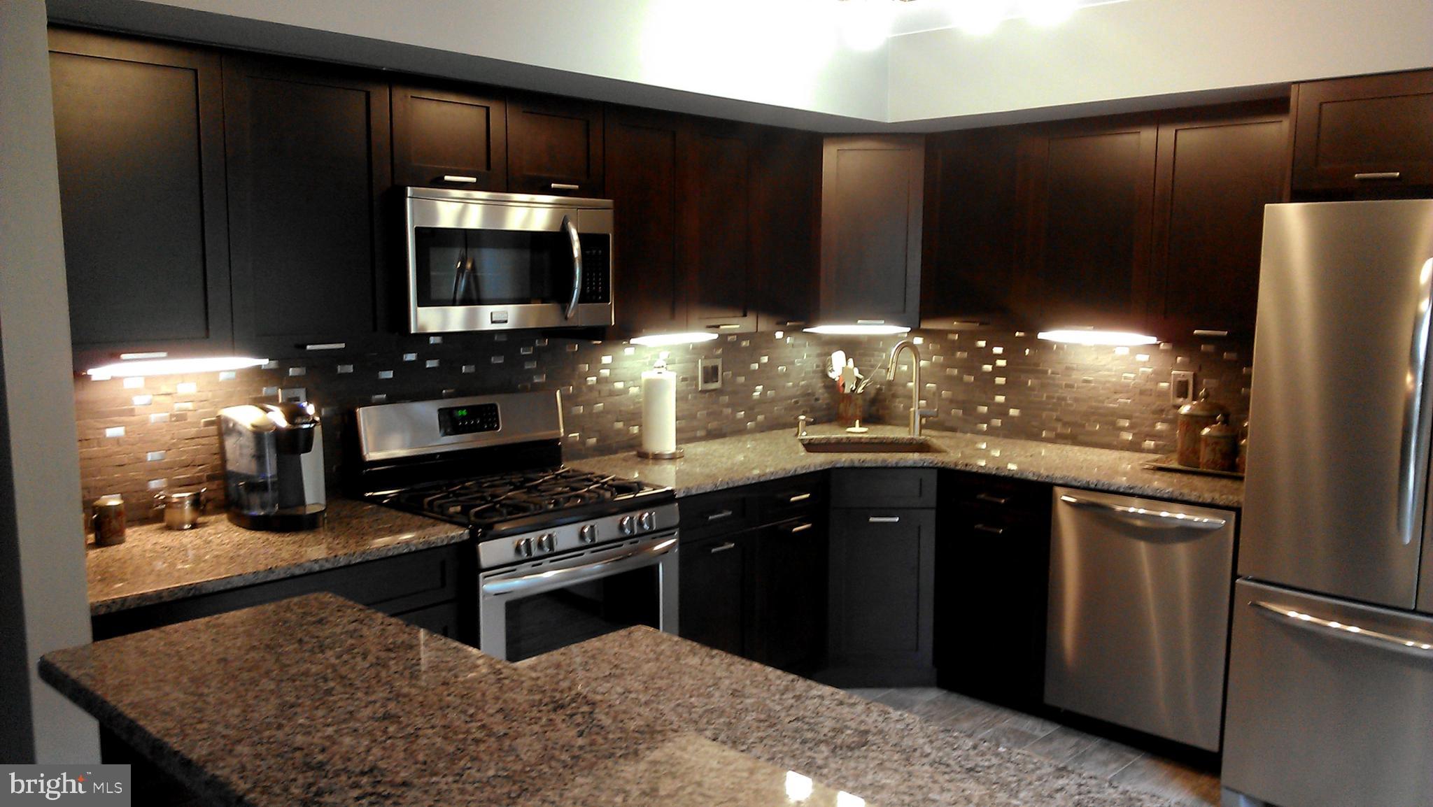 832 Roberts Road Warminster, PA 18974 - Photo 12 of 41 Kitchen