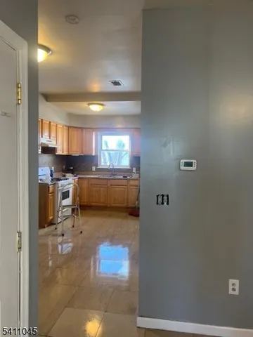 $2,400 | 126 Livingston Street, Elizabeth Port, NJ 07206