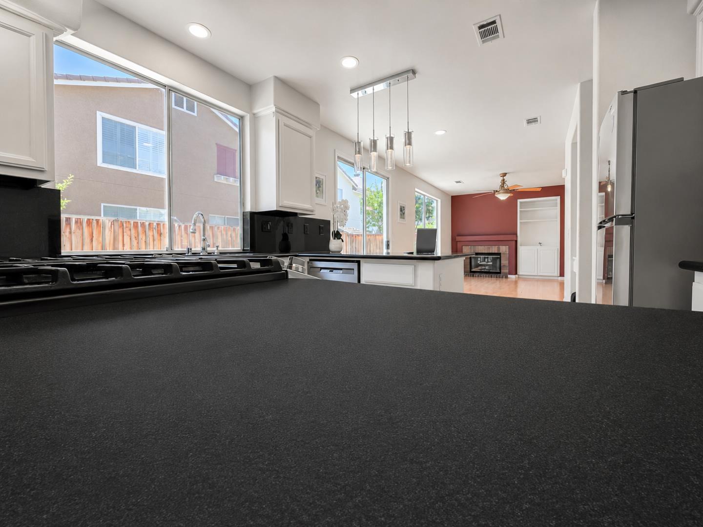 73 Images Circle Milpitas, CA 95035 - Photo 22 of 79