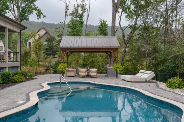 $1,050,000 | 9550 Wolf Creek Trail, Ooltewah, TN 37363