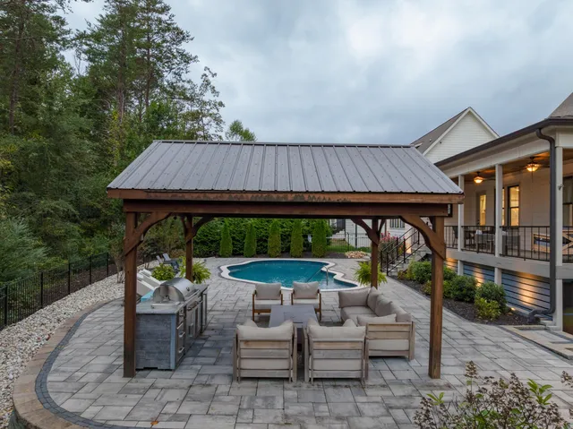 $1,050,000 | 9550 Wolf Creek Trail, Ooltewah, TN 37363