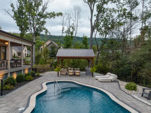$1,050,000 | 9550 Wolf Creek Trail, Ooltewah, TN 37363