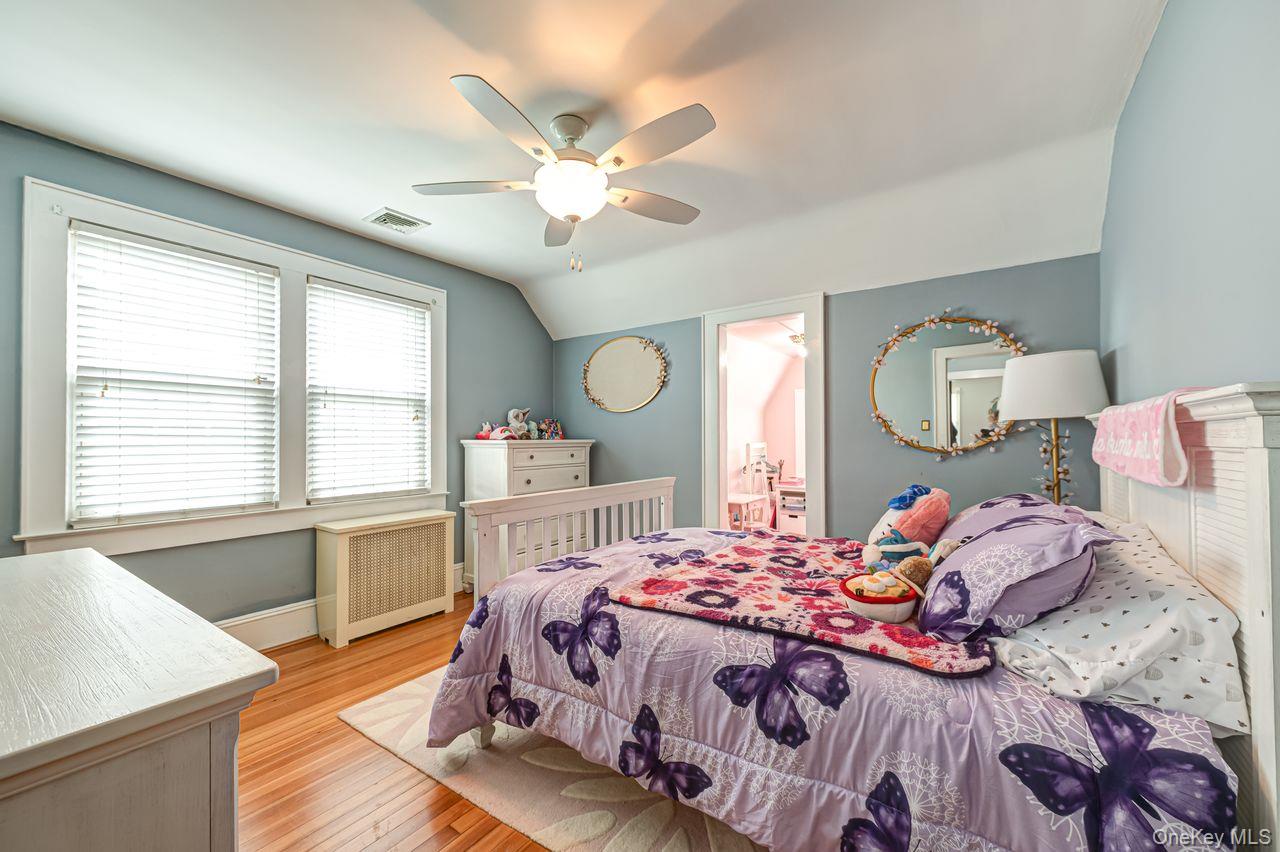 6 Troy Place Merrick, NY 11566 - Photo 12 of 24