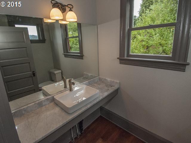 6726 North Mohawk Avenue Portland, OR 97203 - Photo 12 of 16