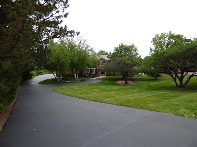 35W741 Valleyview Road Algonquin, IL 60102 - Photo 3 of 25