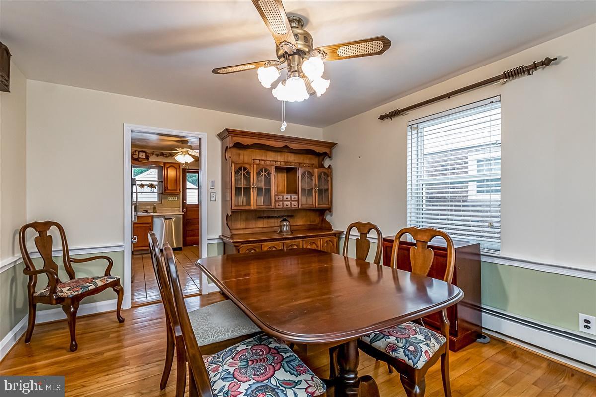 2702 Alden Road Baltimore, MD 21234 - Photo 11 of 34 Dining room with chair rail