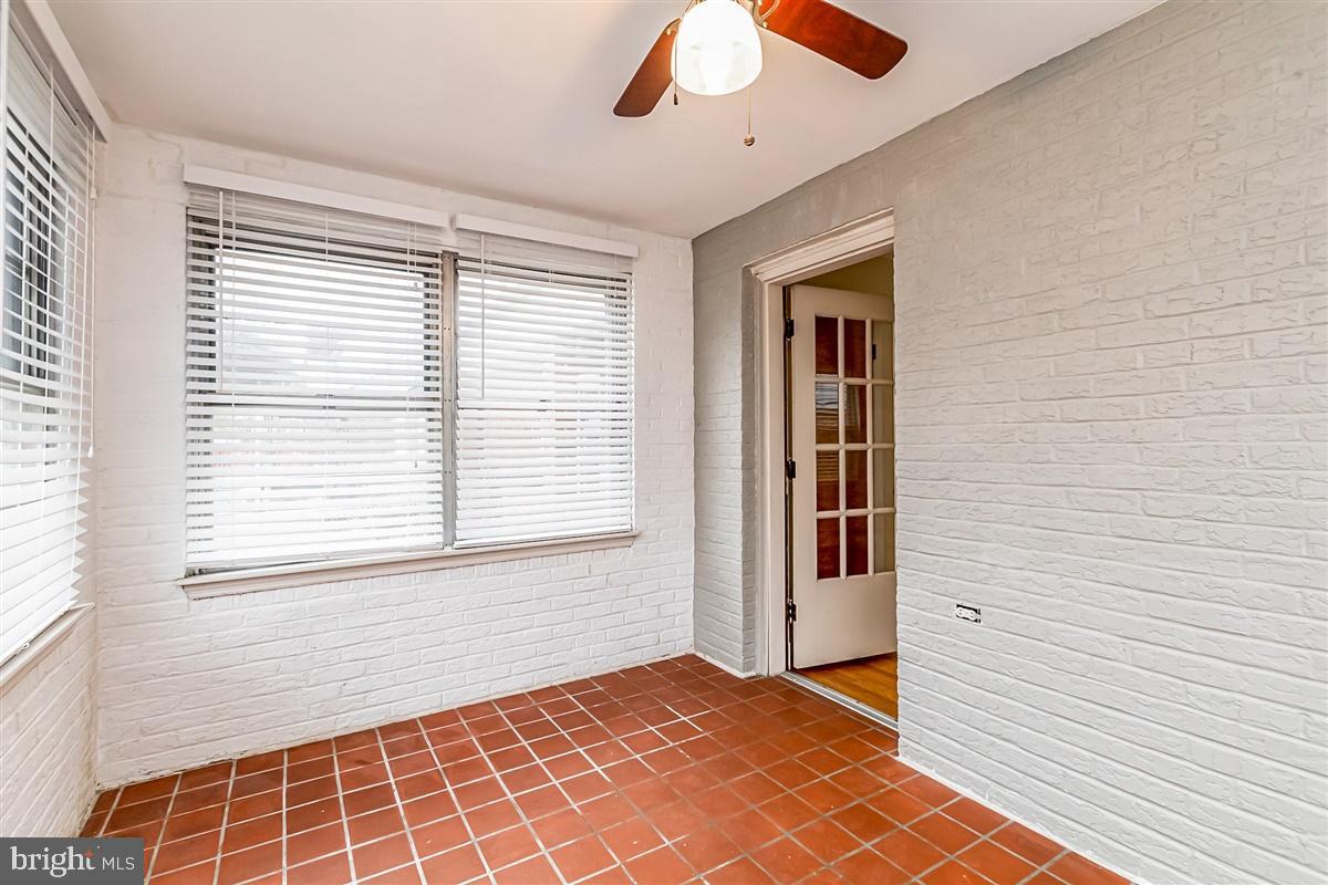 2702 Alden Road Baltimore, MD 21234 - Photo 20 of 34 Bright 3 Season space