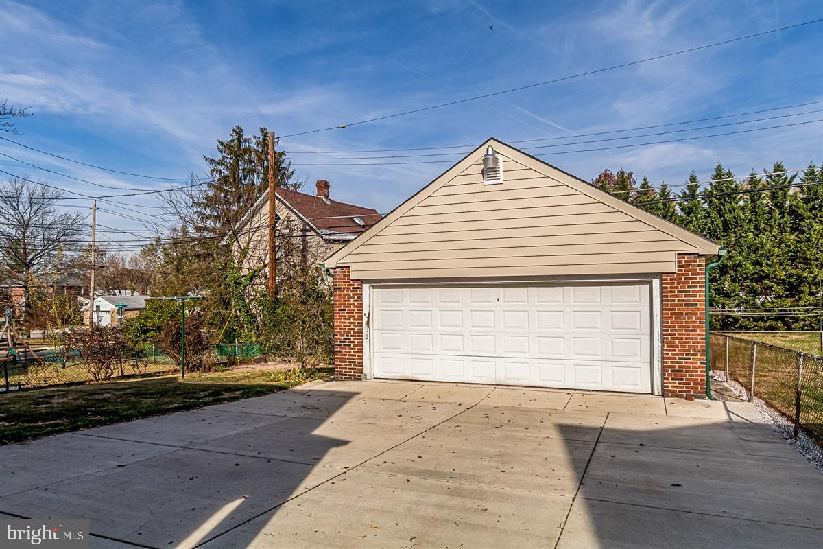 2702 Alden Road Baltimore, MD 21234 - Photo 3 of 34 2 car garage -w-opener/large cement parking pad