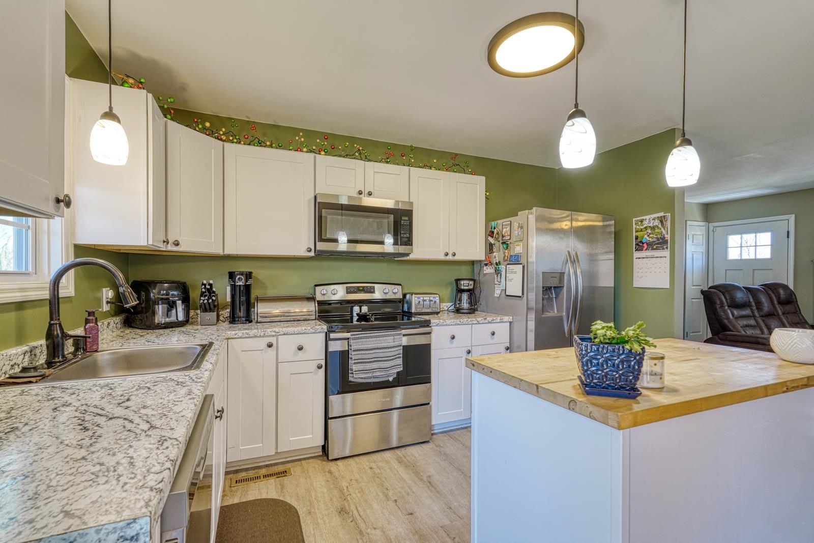 431 Gravley Road Greer, SC 29651 - Photo 7 of 23