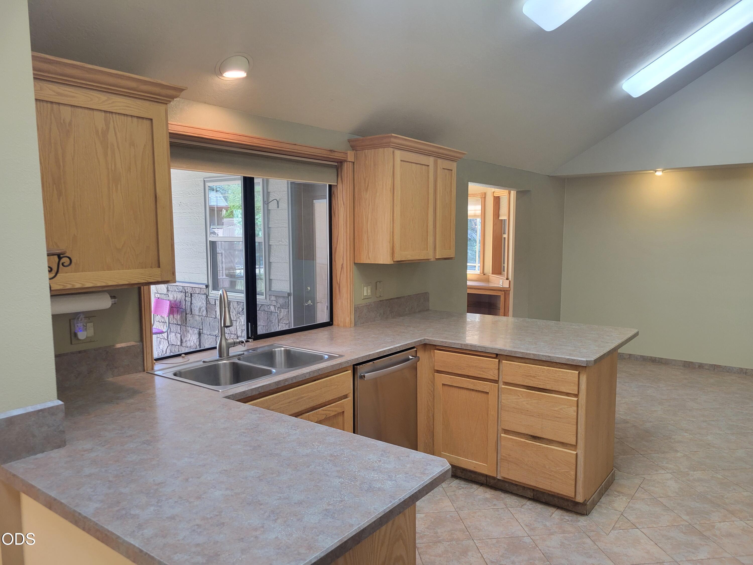 21140 Wilderness Way Bend, OR 97702 - Photo 20 of 101