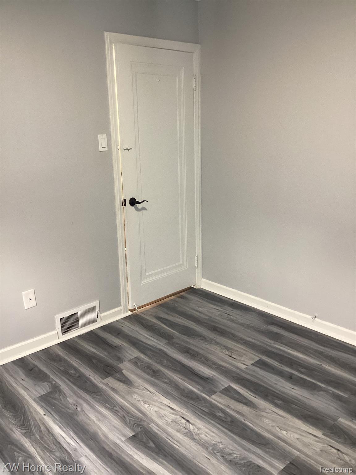 26447 Student Street Redford, MI 48239 - Photo 17 of 38 2nd Bedroom