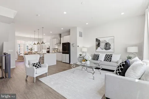 $1,399,000 | 7509 Sawyer Farm Way, Unit 2002, McLean, VA 22102