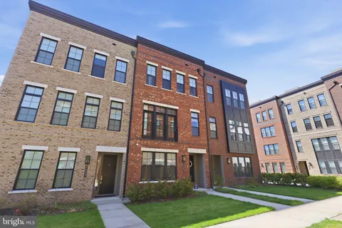 $1,399,000 | 7509 Sawyer Farm Way, Unit 2002, McLean, VA 22102