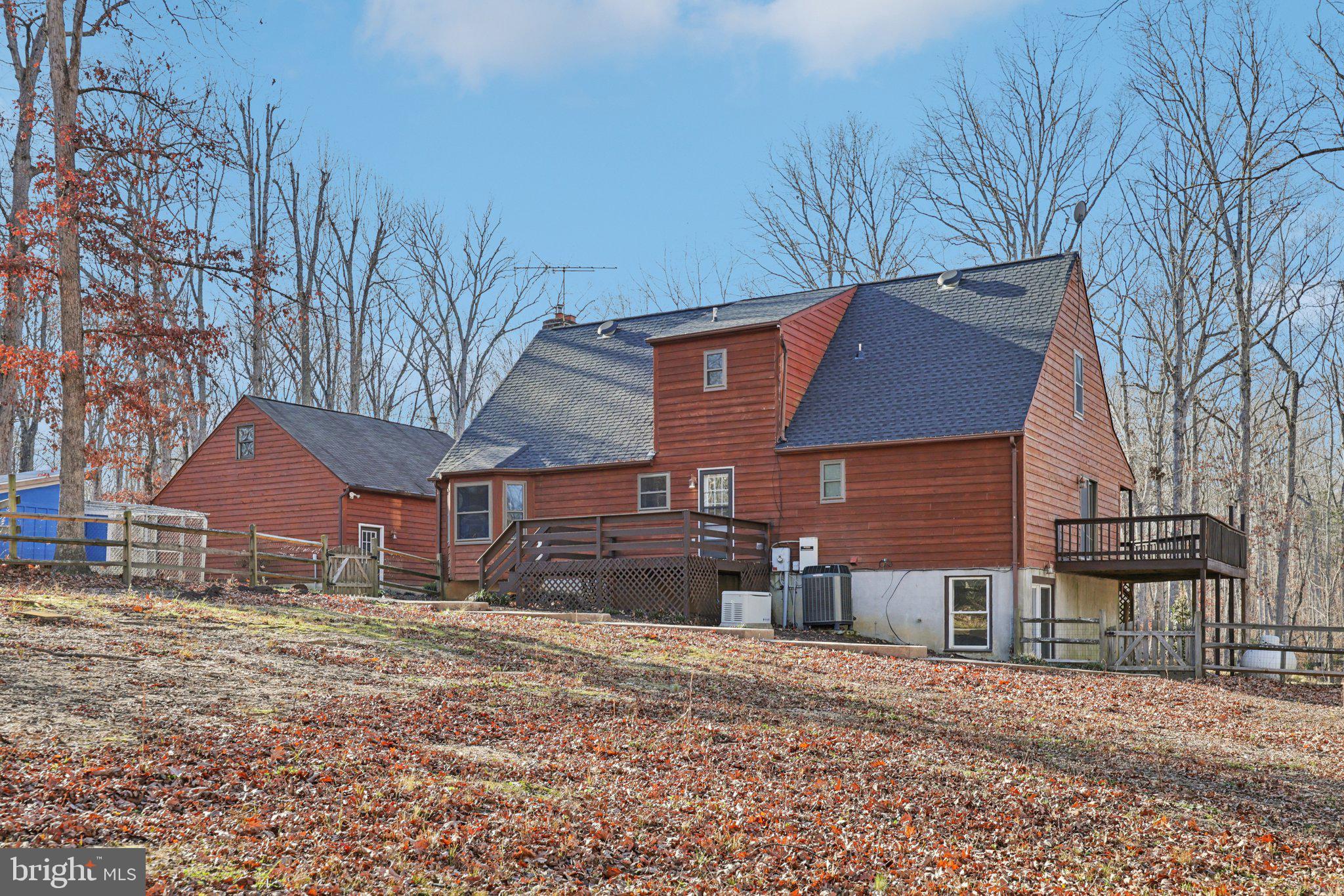 13445 Blackwells Mill Road Goldvein, VA 22720 - Photo 4 of 95 front view of a house with a yard