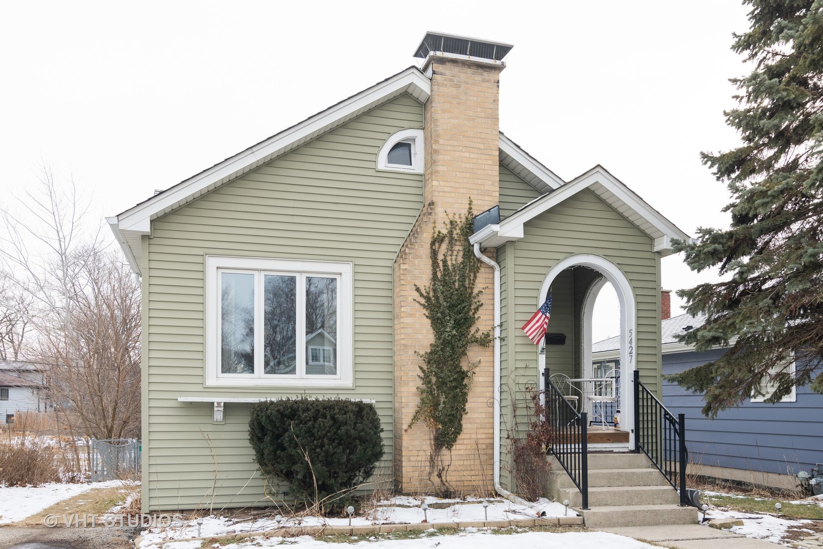 5427 Cumnor Road Downers Grove, IL 60515 - Photo 1 of 12