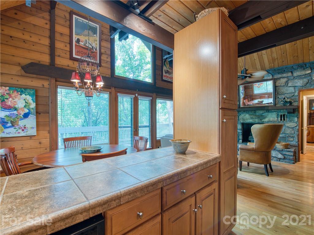65 Ridge Road Waynesville, NC 28786 - Photo 14 of 36 Gallery Image 14