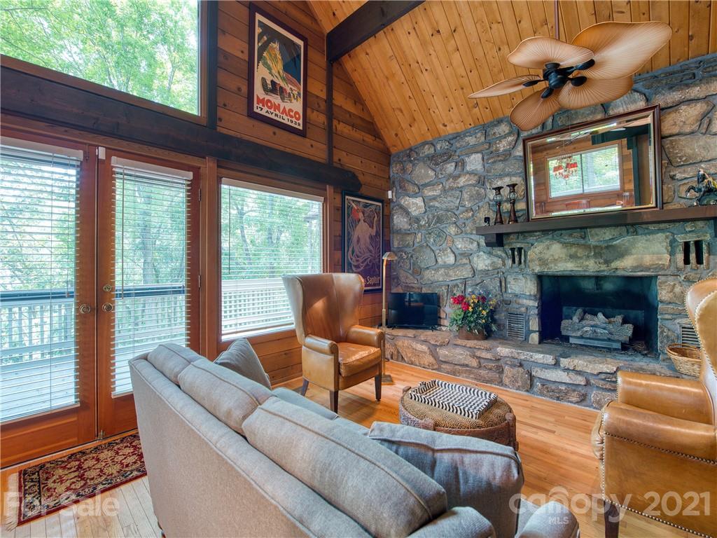 65 Ridge Road Waynesville, NC 28786 - Photo 8 of 36 Gallery Image 8