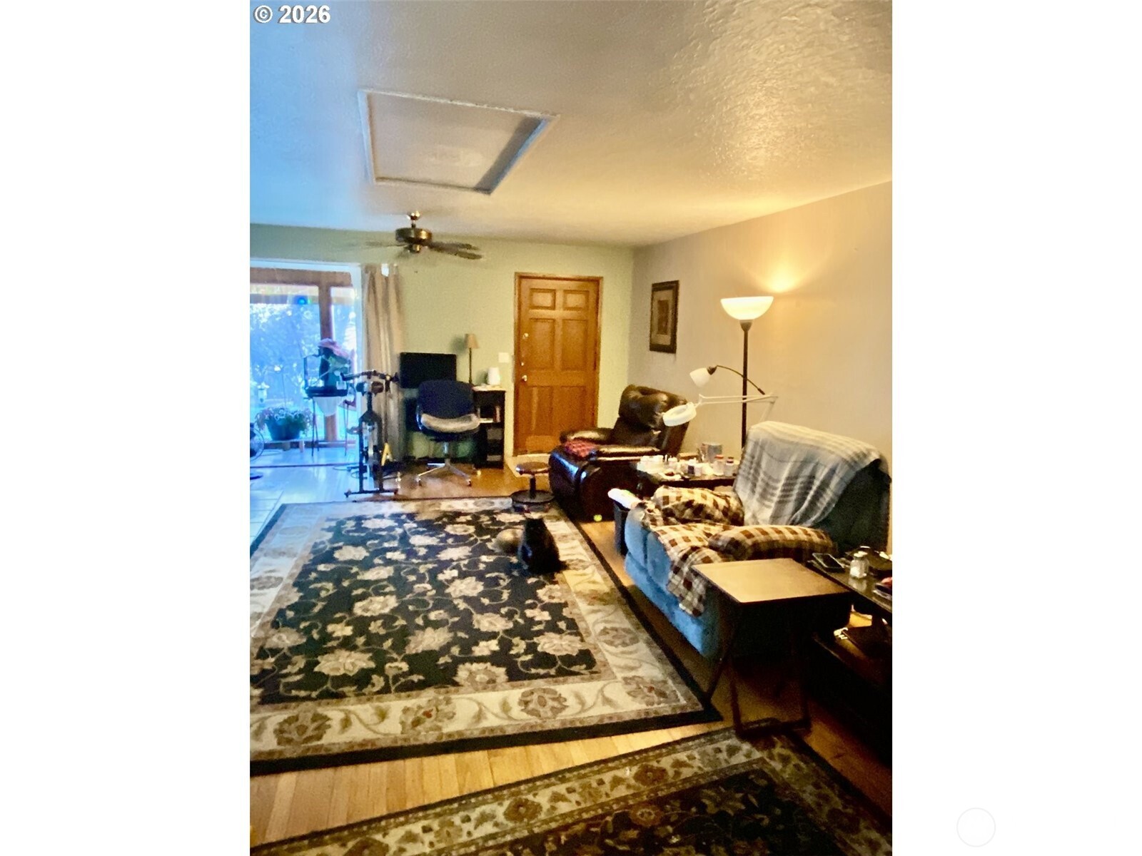 101 Northwest 107th Street Vancouver, WA 98685 - Photo 6 of 27 a living room with furniture and a table