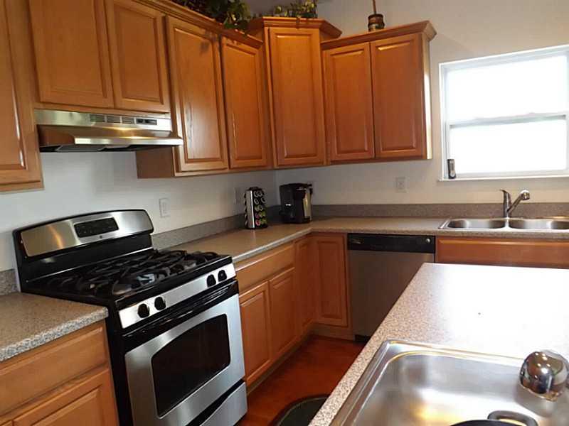 116 Stallion Road Clinton, PA 15026 - Photo 4 of 25 Kitchen.
