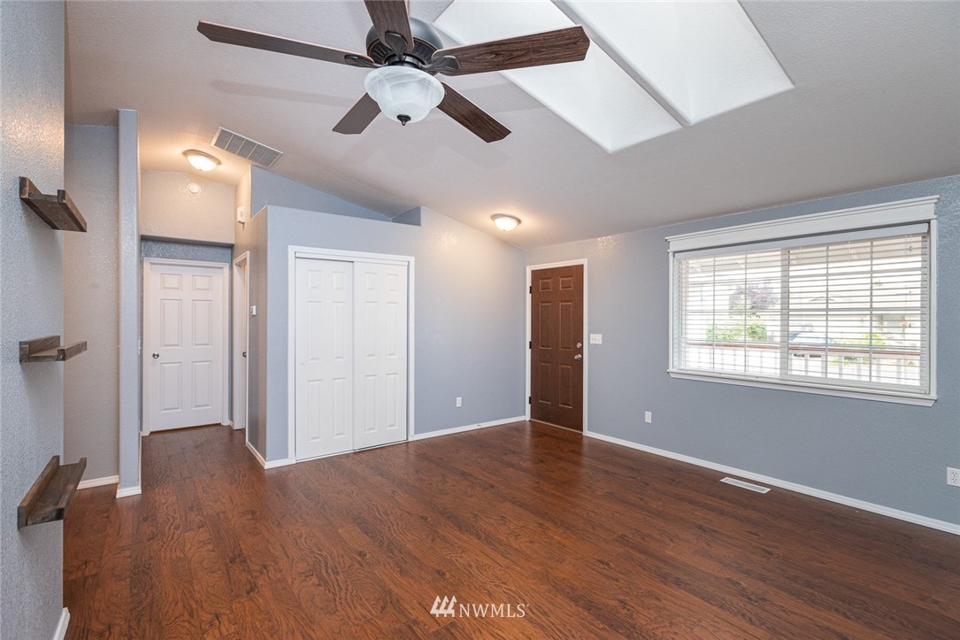 5906 Cherokee Loop Southeast Lacey, WA 98513 - Photo 2 of 23 Gallery Image 2