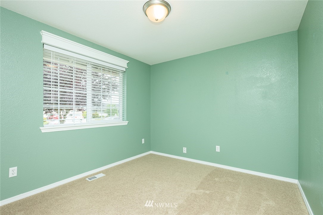 5906 Cherokee Loop Southeast Lacey, WA 98513 - Photo 14 of 23 Gallery Image 14