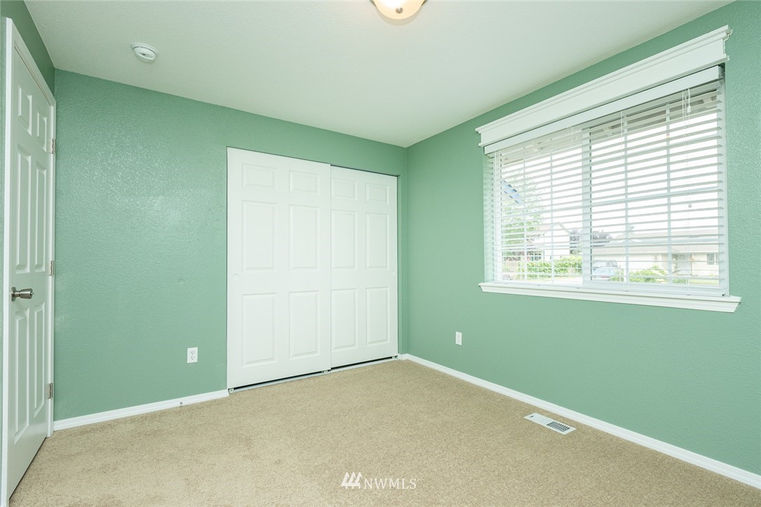 5906 Cherokee Loop Southeast Lacey, WA 98513 - Photo 15 of 23 Gallery Image 15