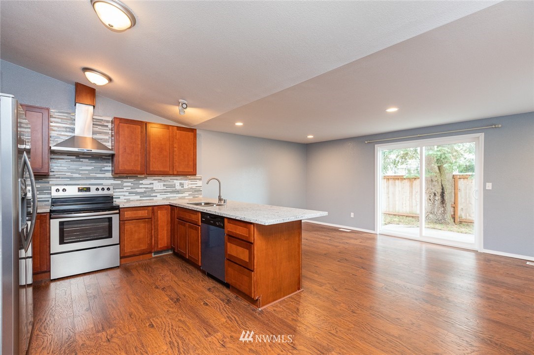 5906 Cherokee Loop Southeast Lacey, WA 98513 - Photo 4 of 23 Gallery Image 4