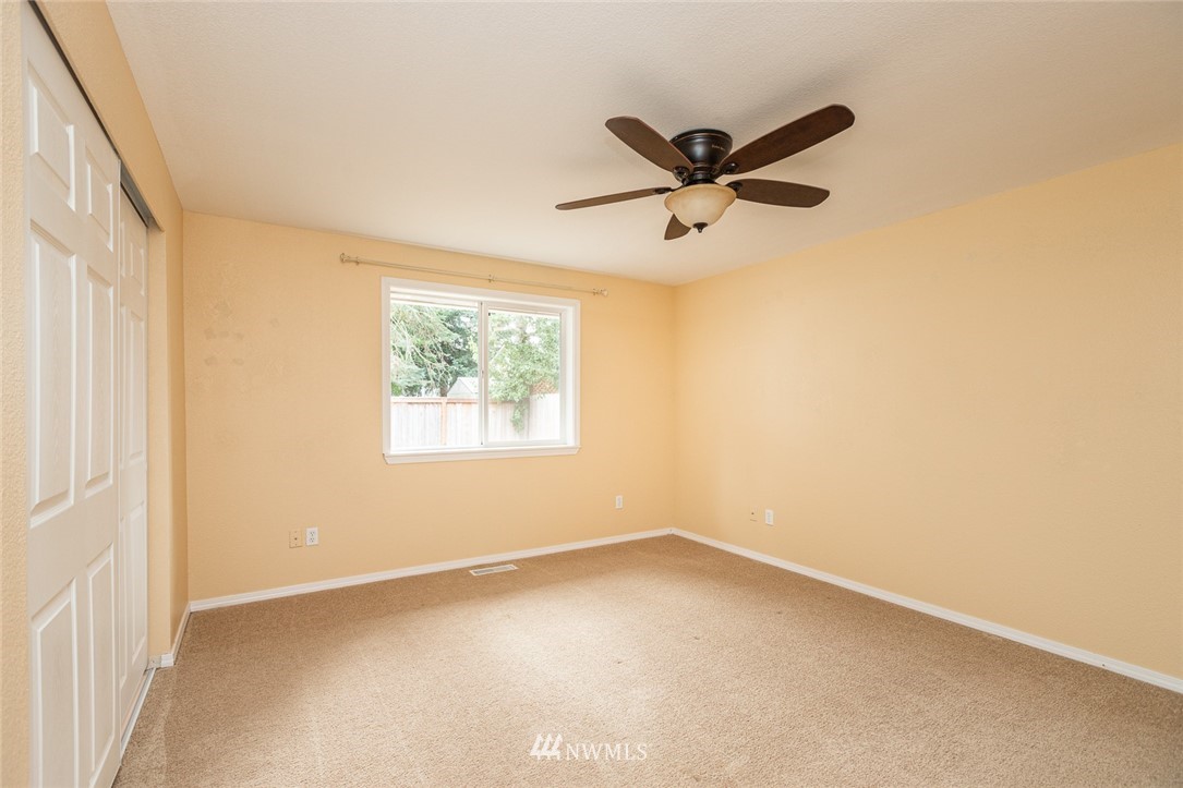 5906 Cherokee Loop Southeast Lacey, WA 98513 - Photo 8 of 23 Gallery Image 8