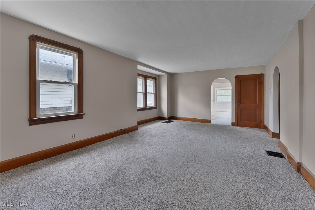 49 Shields Road Youngstown, OH 44512 - Photo 4 of 23 Gallery Image 4